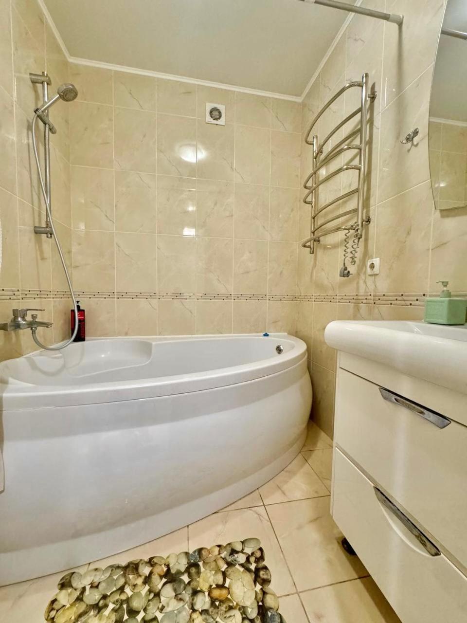 Apartpoltava Стильні Білосніжні Апартаменти, 2-Окремі Кімнати , Документи Для Відрядження , Банківський Чек Exteriér fotografie